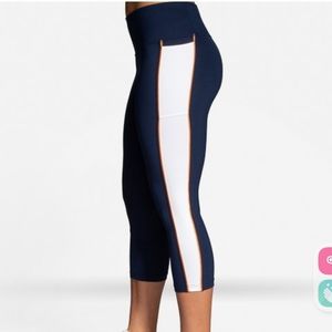 🆕 NEW Brooks Capri leggings